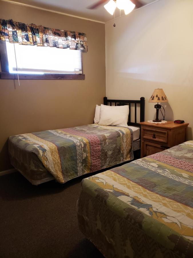 Flaming Gorge Resort Dutch John Esterno foto