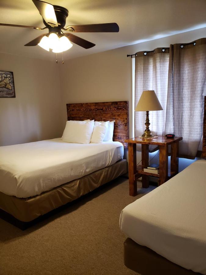 Flaming Gorge Resort Dutch John Esterno foto