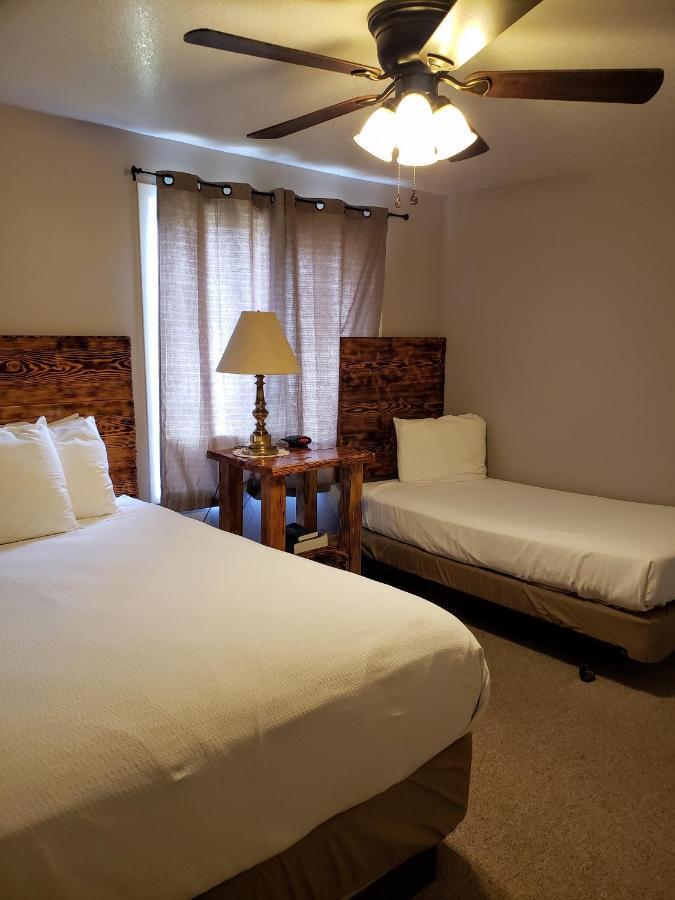 Flaming Gorge Resort Dutch John Esterno foto