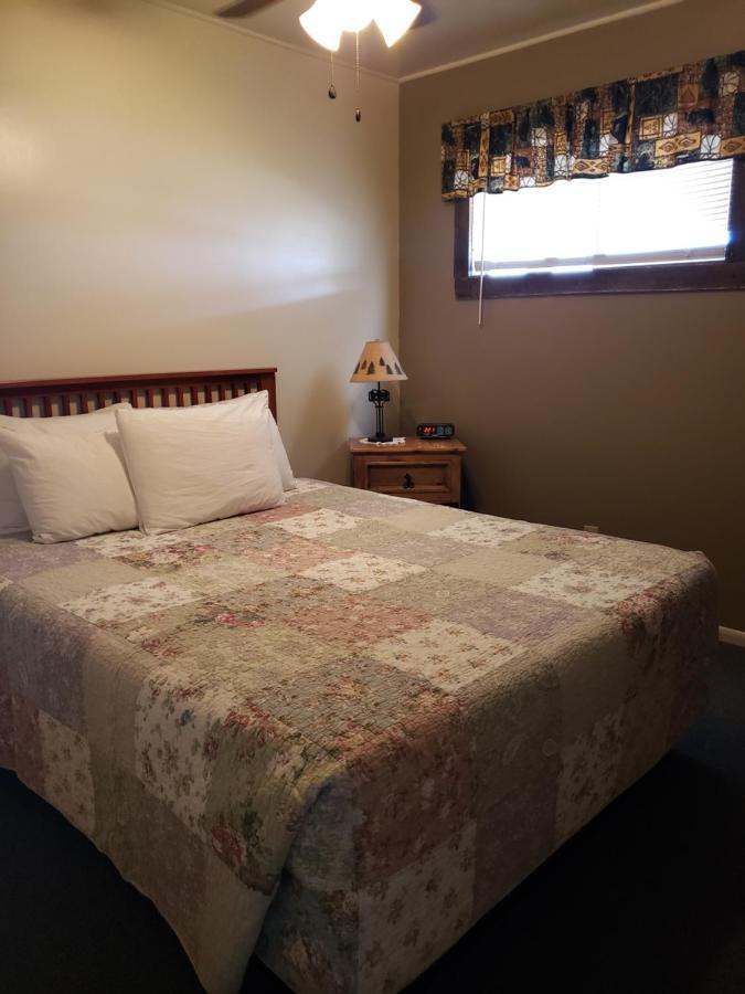 Flaming Gorge Resort Dutch John Esterno foto