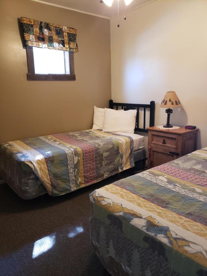 Flaming Gorge Resort Dutch John Esterno foto